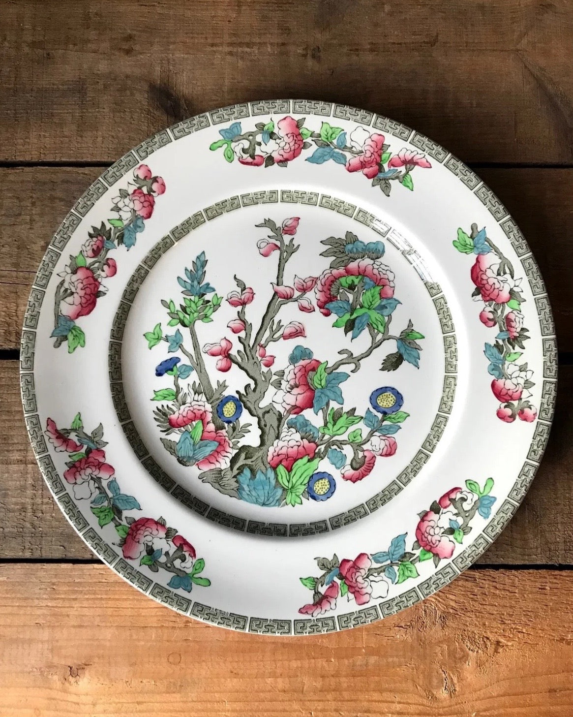 Vintage Johnson Brothers England Indian Tree Dinner Plate