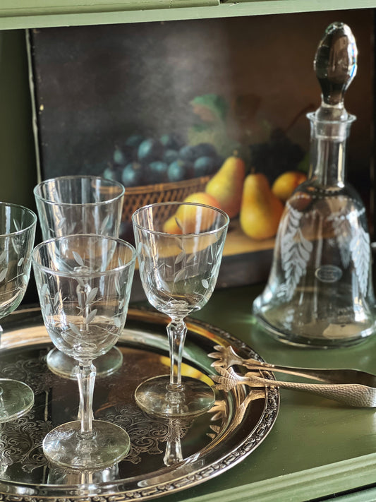 Vintage Etched Wine Glass