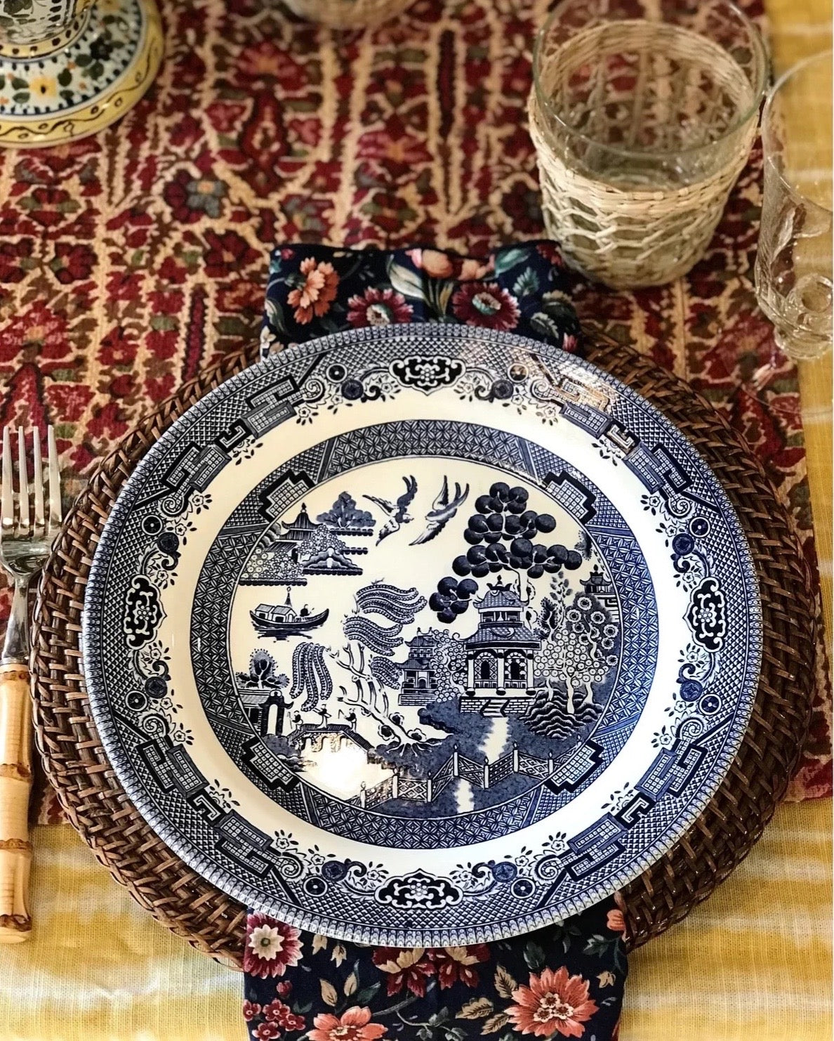 Queen's by Churchill England Blue Willow Dinner Plate