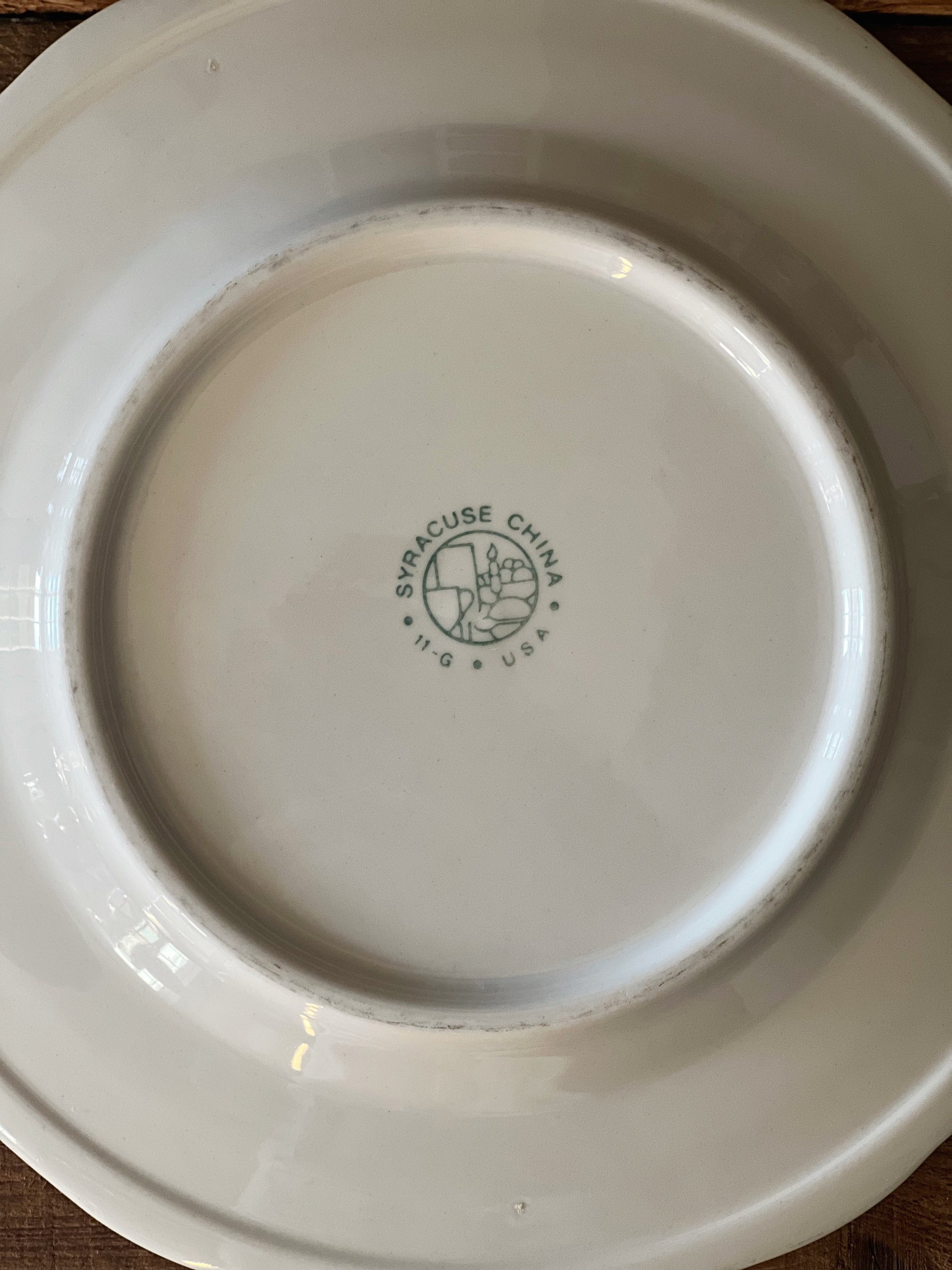 Set of 6 Vintage Syracuse China Gold Rim Dinner Plates