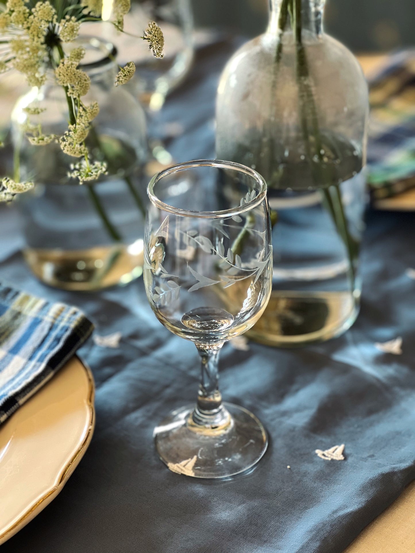 Petite Etched Vintage Wine Glass