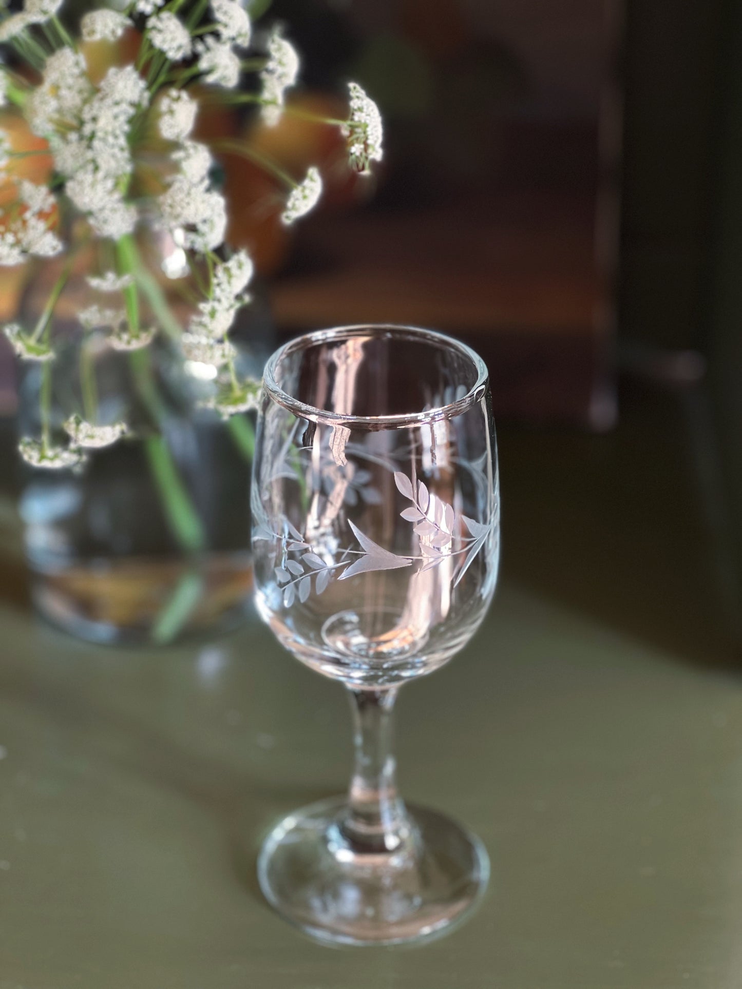 Petite Etched Vintage Wine Glass