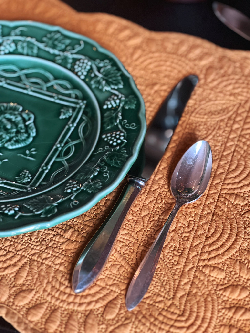 Antique Oneida Community Plate Patrician 34 Piece Flatware Set