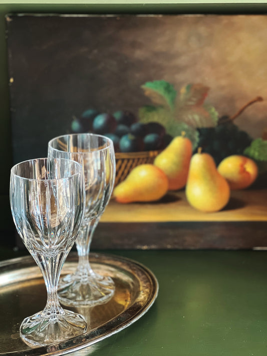 crystal wine glasses with a modern shape