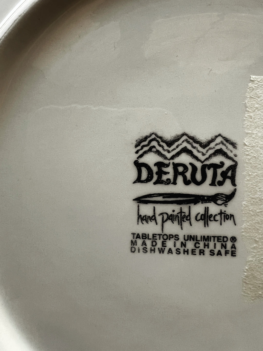 Tabletops Unlimited Hand Painted Vintage Deruta Dinner Plate