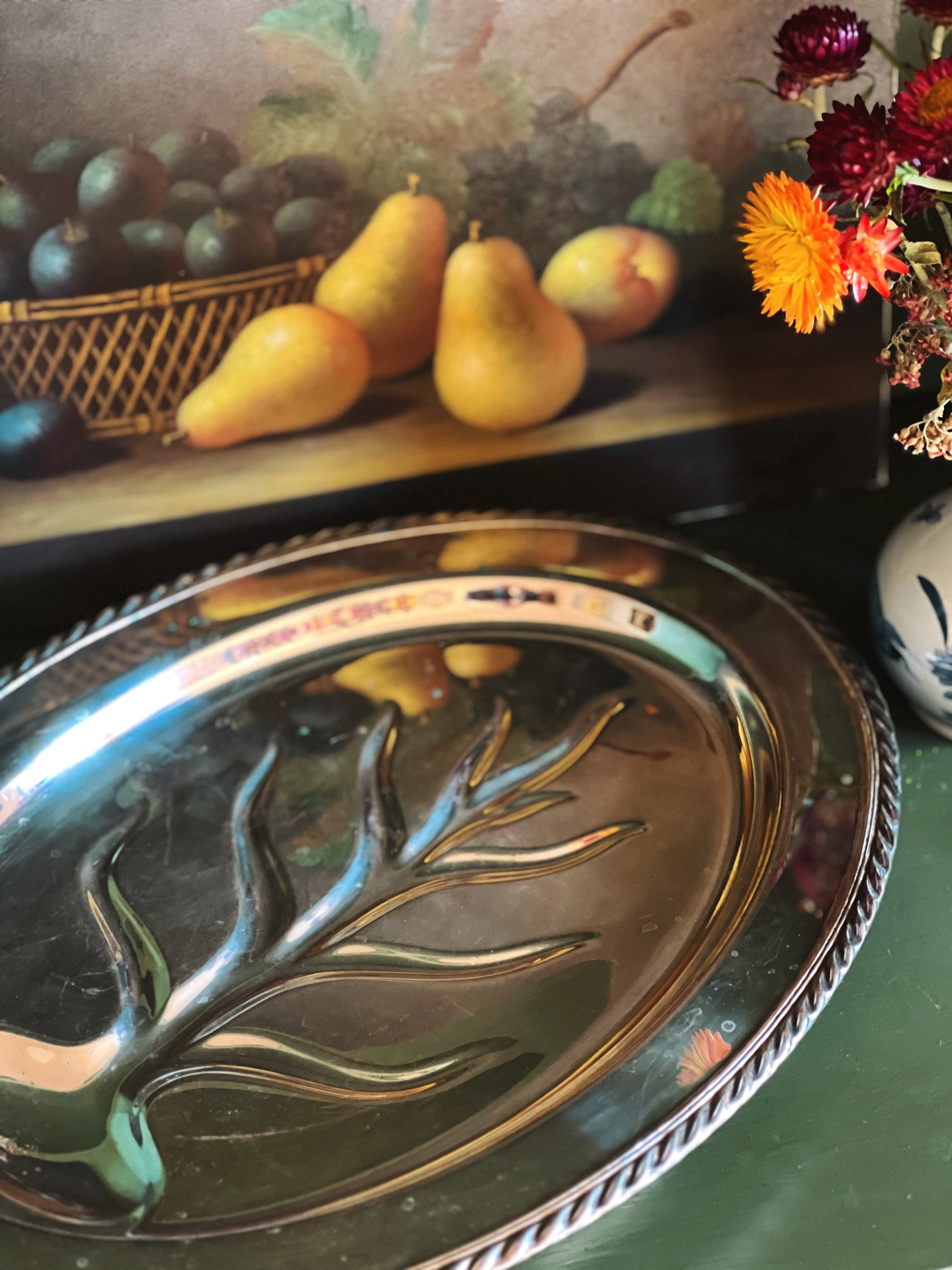 Vintage Wm Rogers 4110 Oval Footed Serving Meat Platter with Well