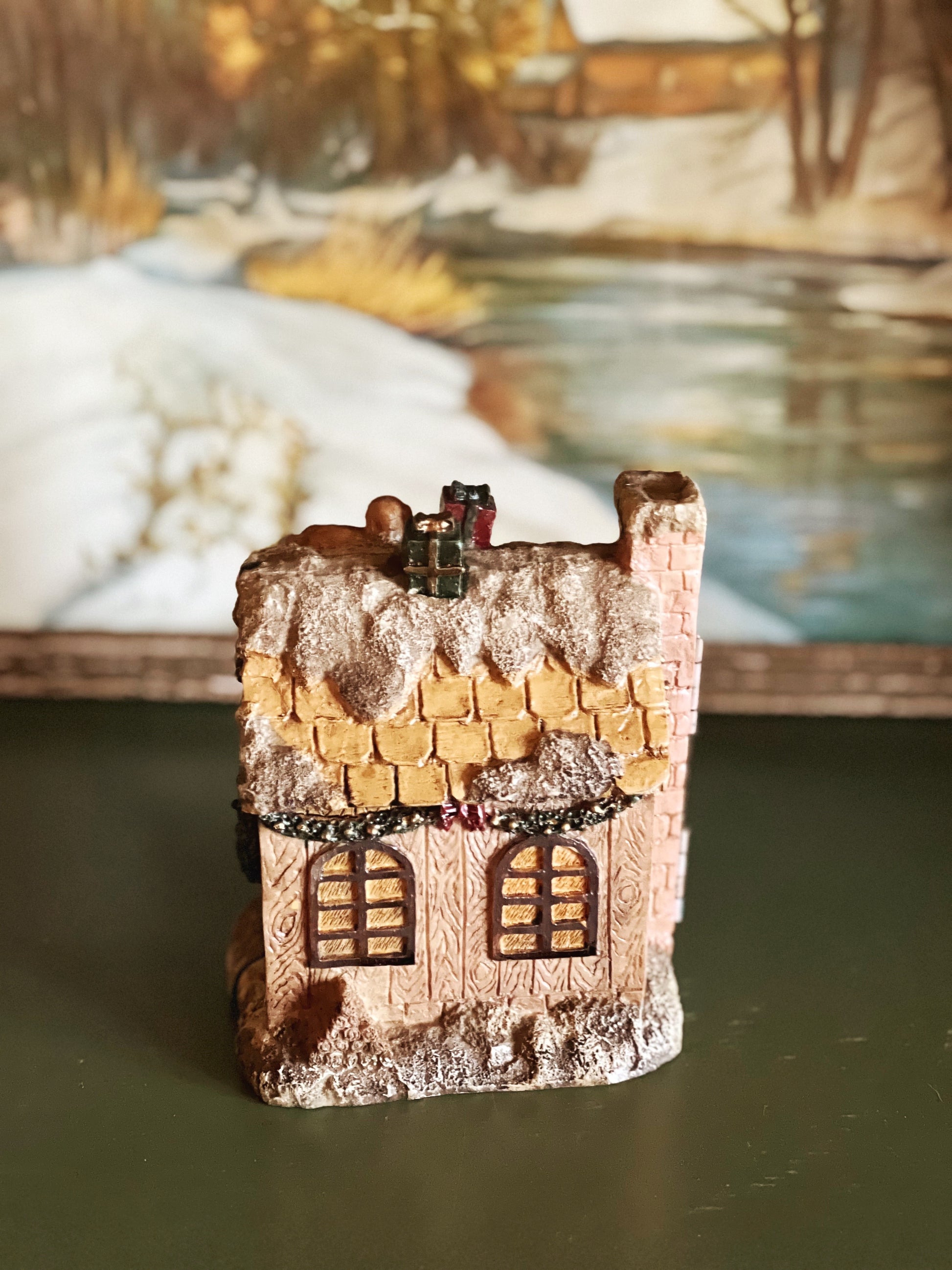 Vintage Santa's Collection Resin Hinged House