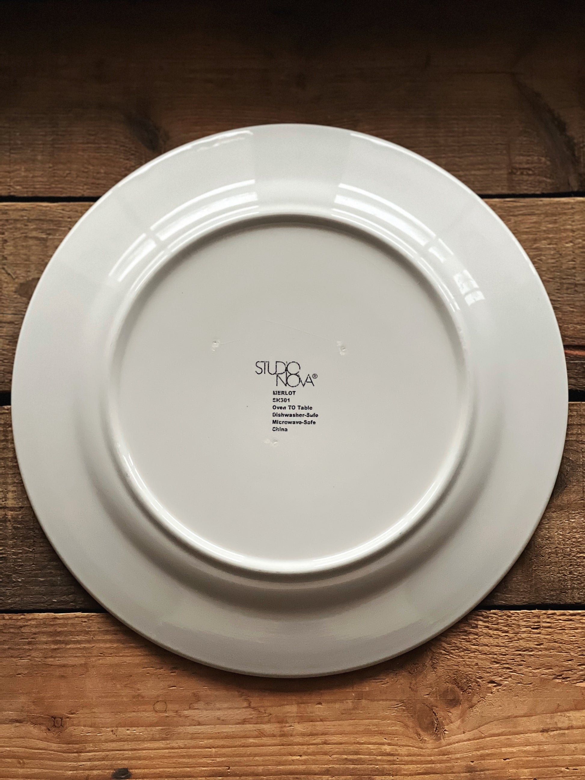 Vintage Studio Nova Merlot Dinner Plate