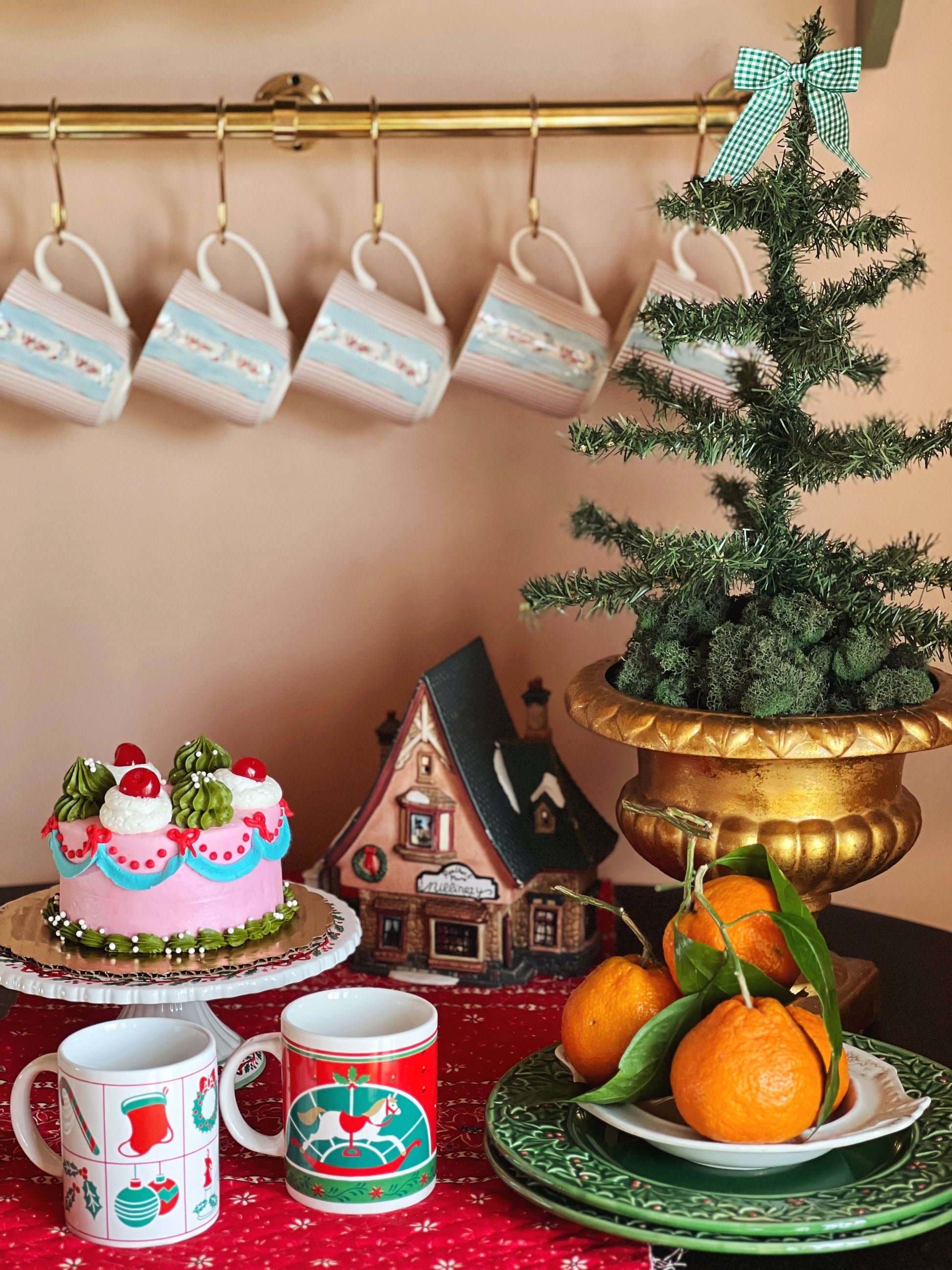 Vintage Pair of Mix Match Christmas Mugs