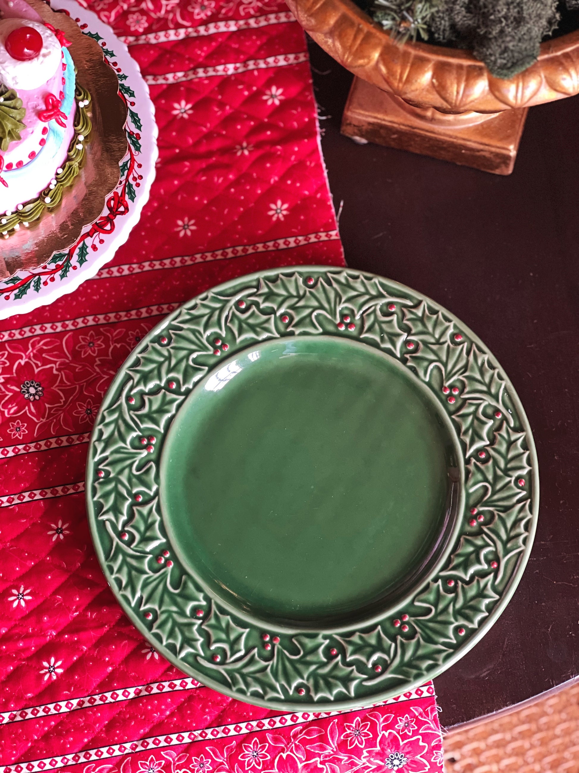 Vintage Green Ceramic Bordallo Pinheiro Holly Berry Dinner Plate