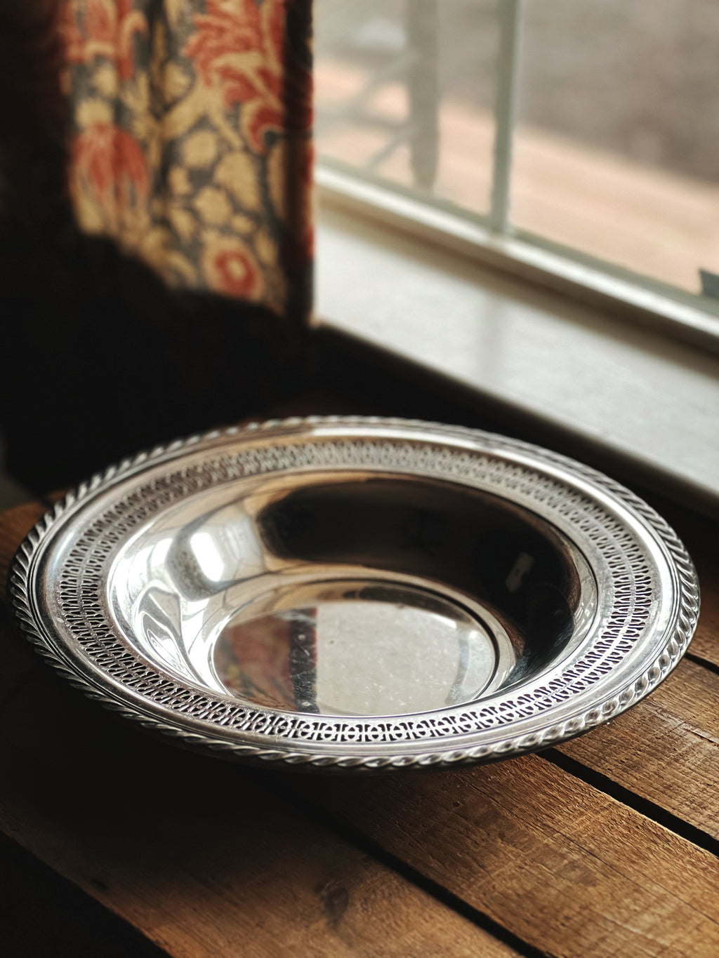 Vintage Wm Rogers 4135 Round Silver Serving Bowl