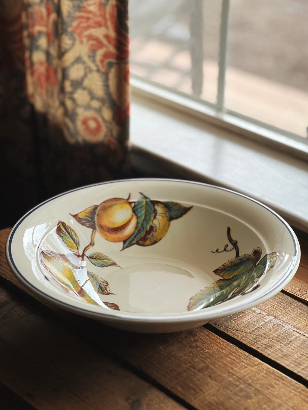 Vintage Pier 1 Macintosh Pasta Serving Bowl