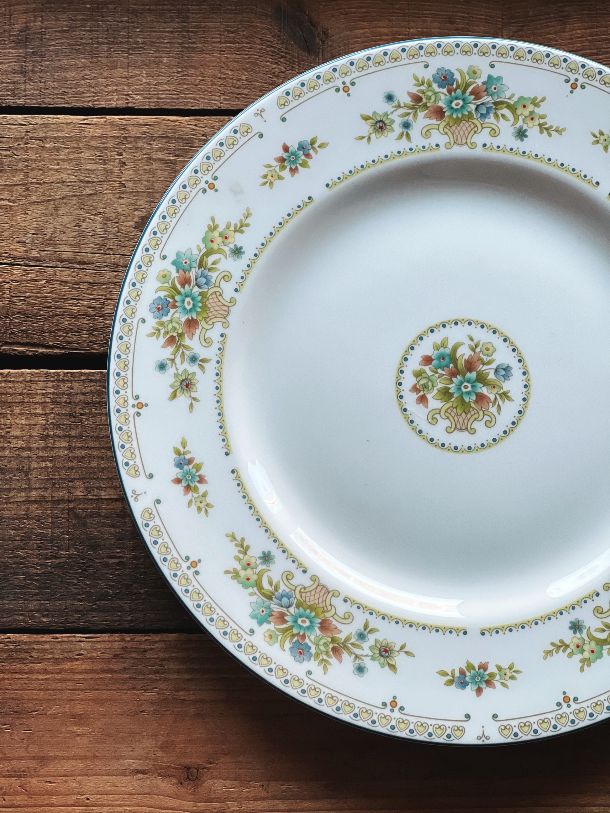 Vintage Wedgwood Petersham Dinner Plate