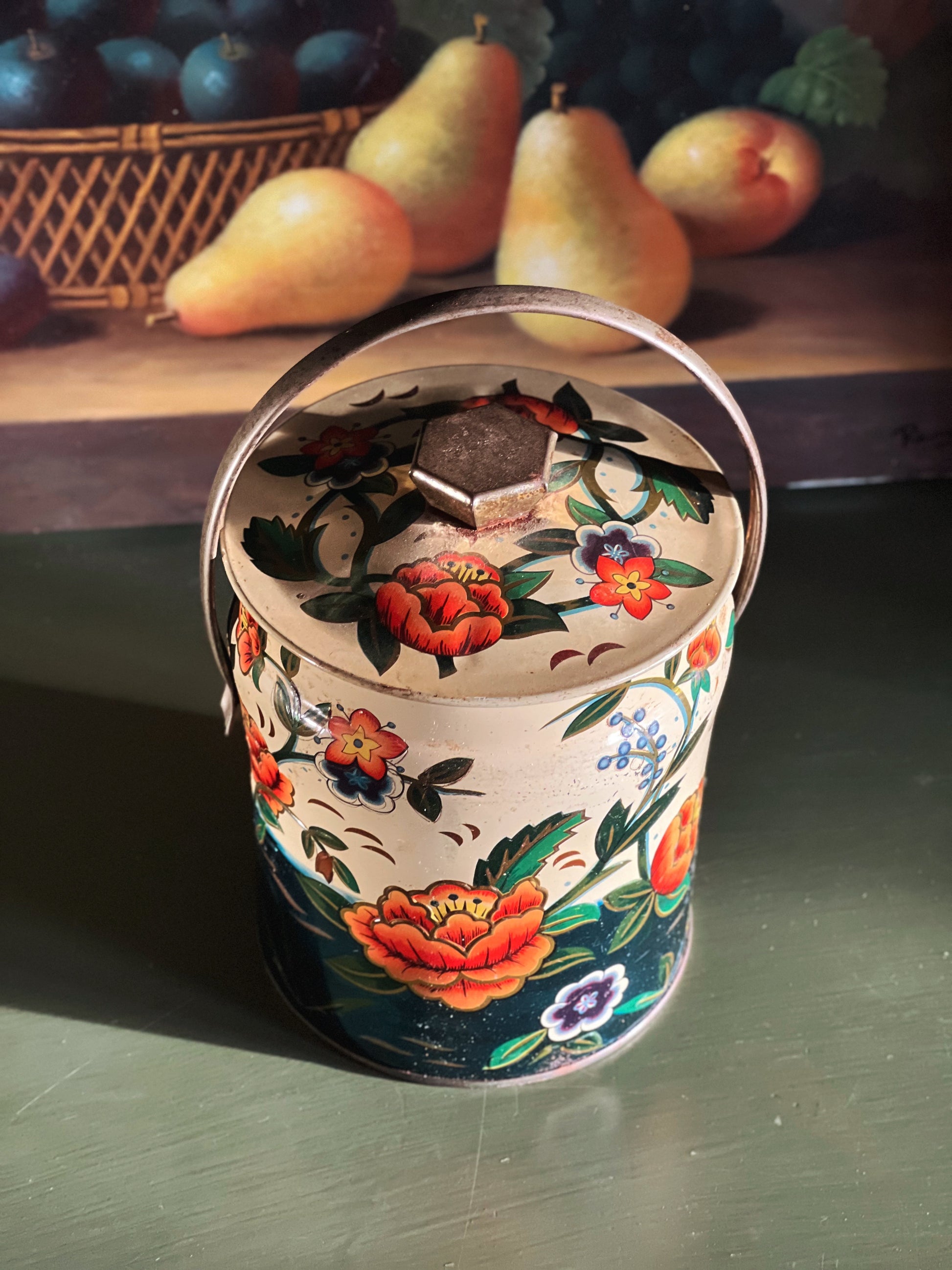 Vintage Murray Allen Waterflower Tin