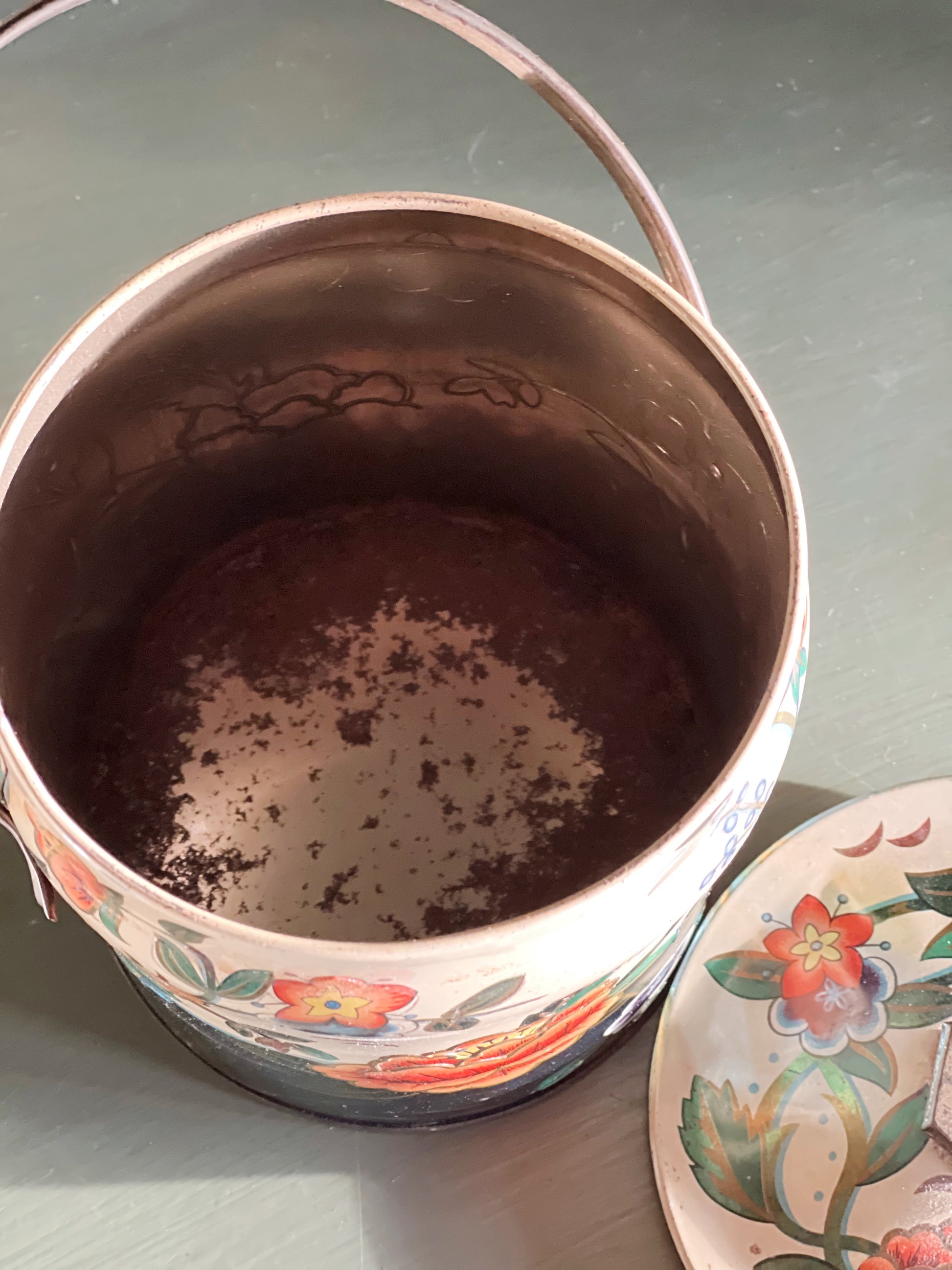 Vintage Murray Allen Waterflower Tin