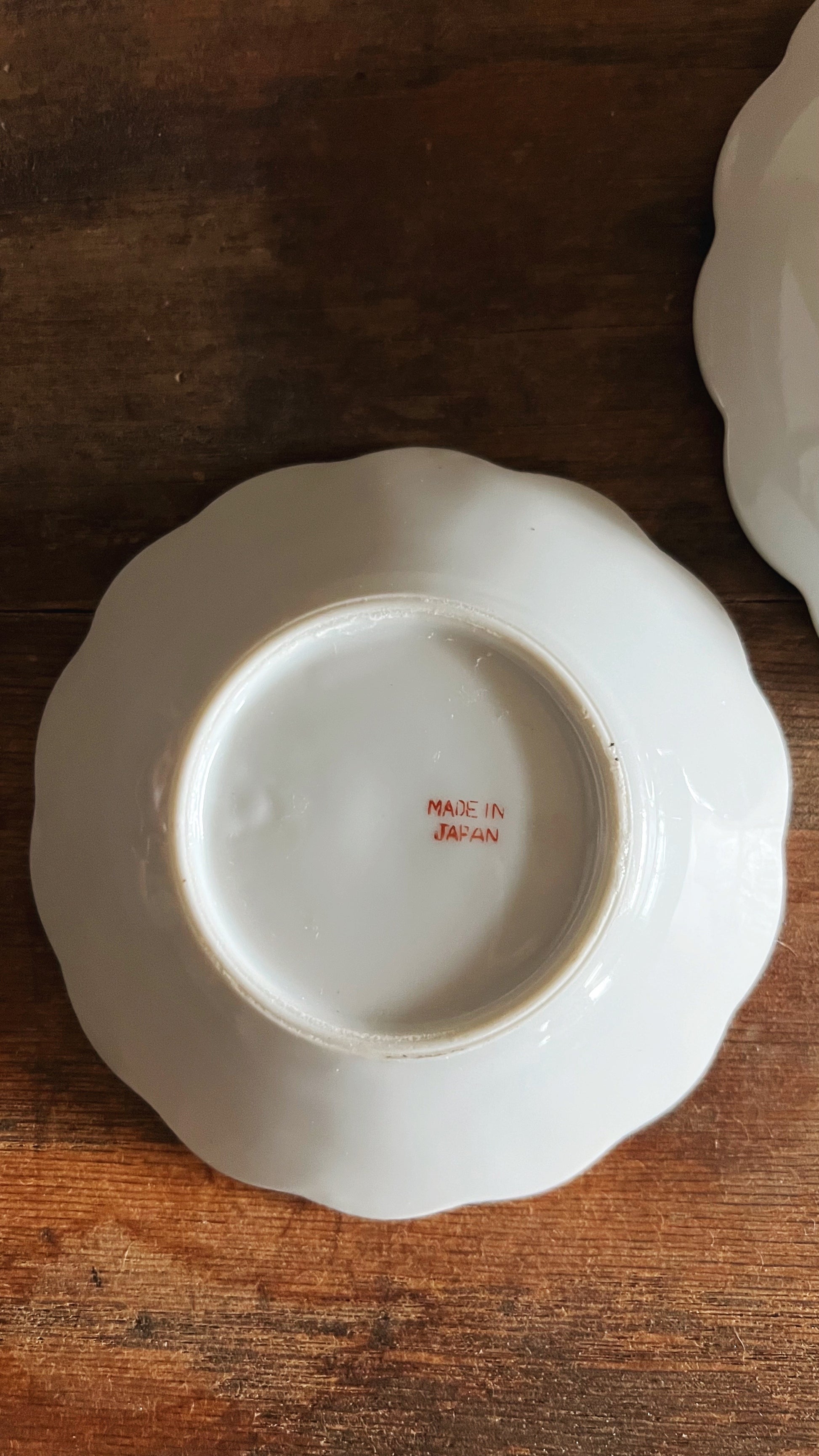 maker's mark on small vintage dish