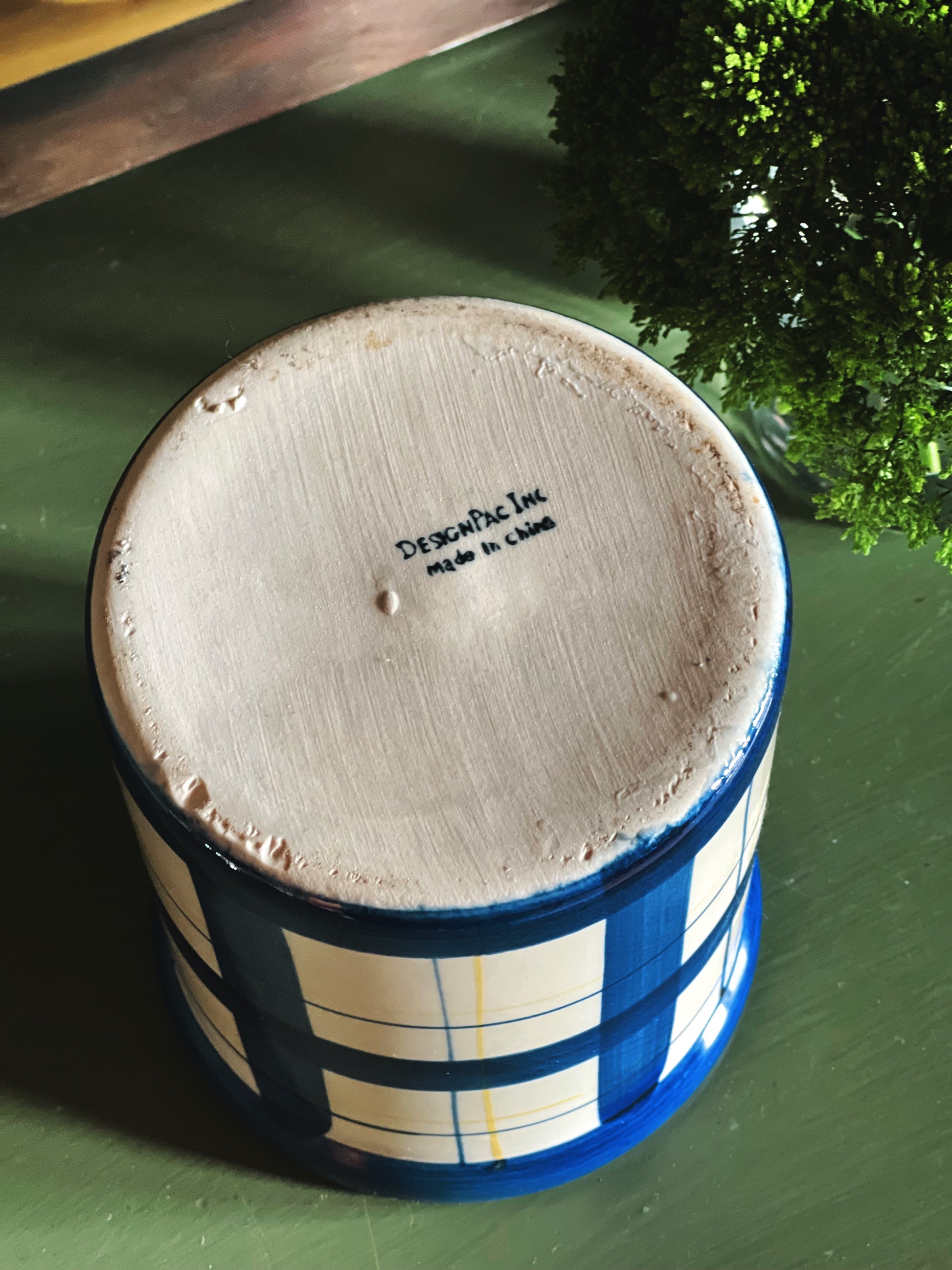 Bottom view of ceramic crock showing DesignPac Inc. maker’s mark