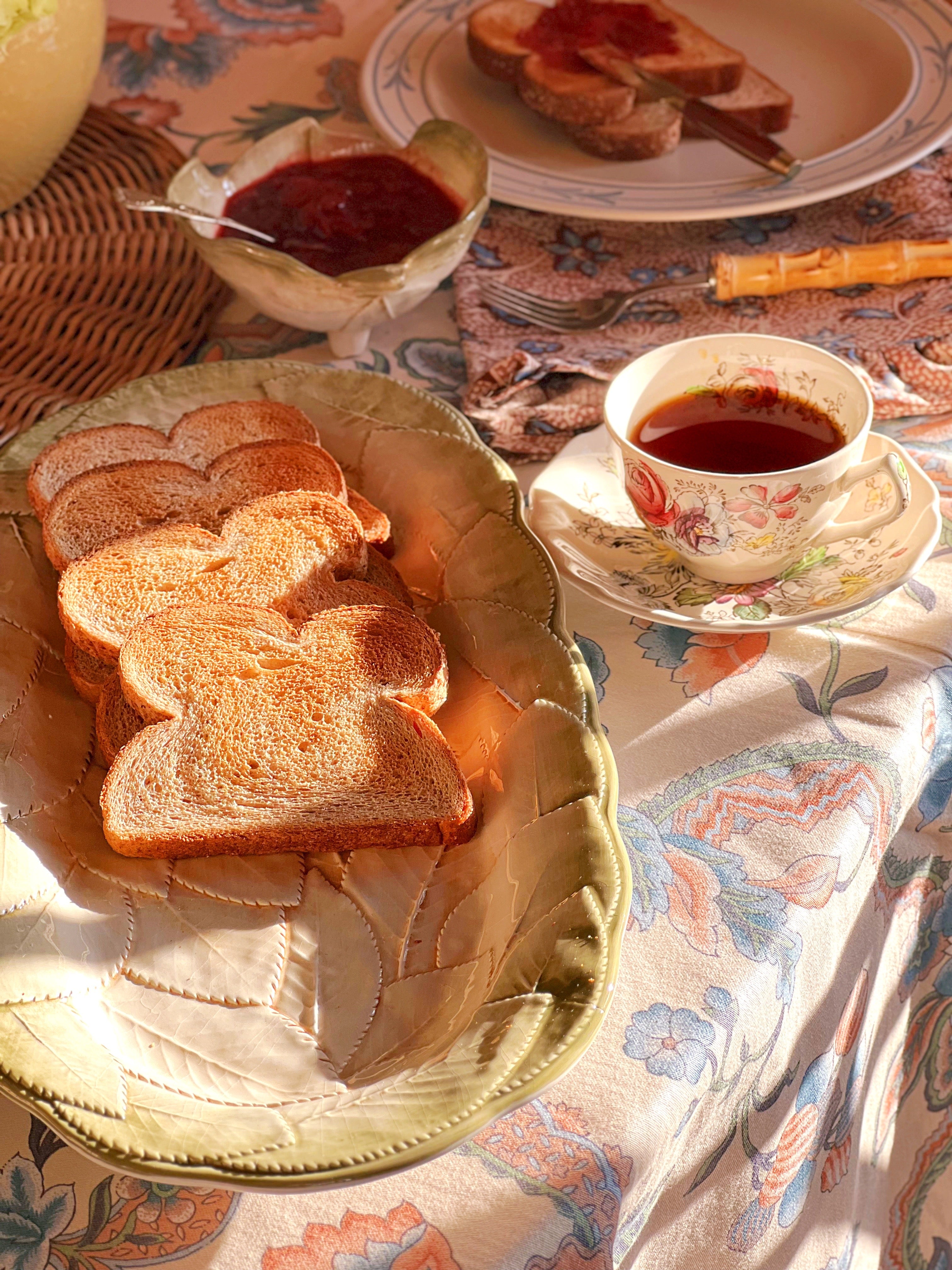 Vintage & Antique Tableware, Glassware & Home Decor | Feast