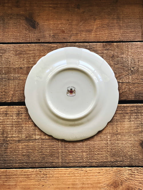 underside of a Royal Jackson Fleur De Blanc bread plate