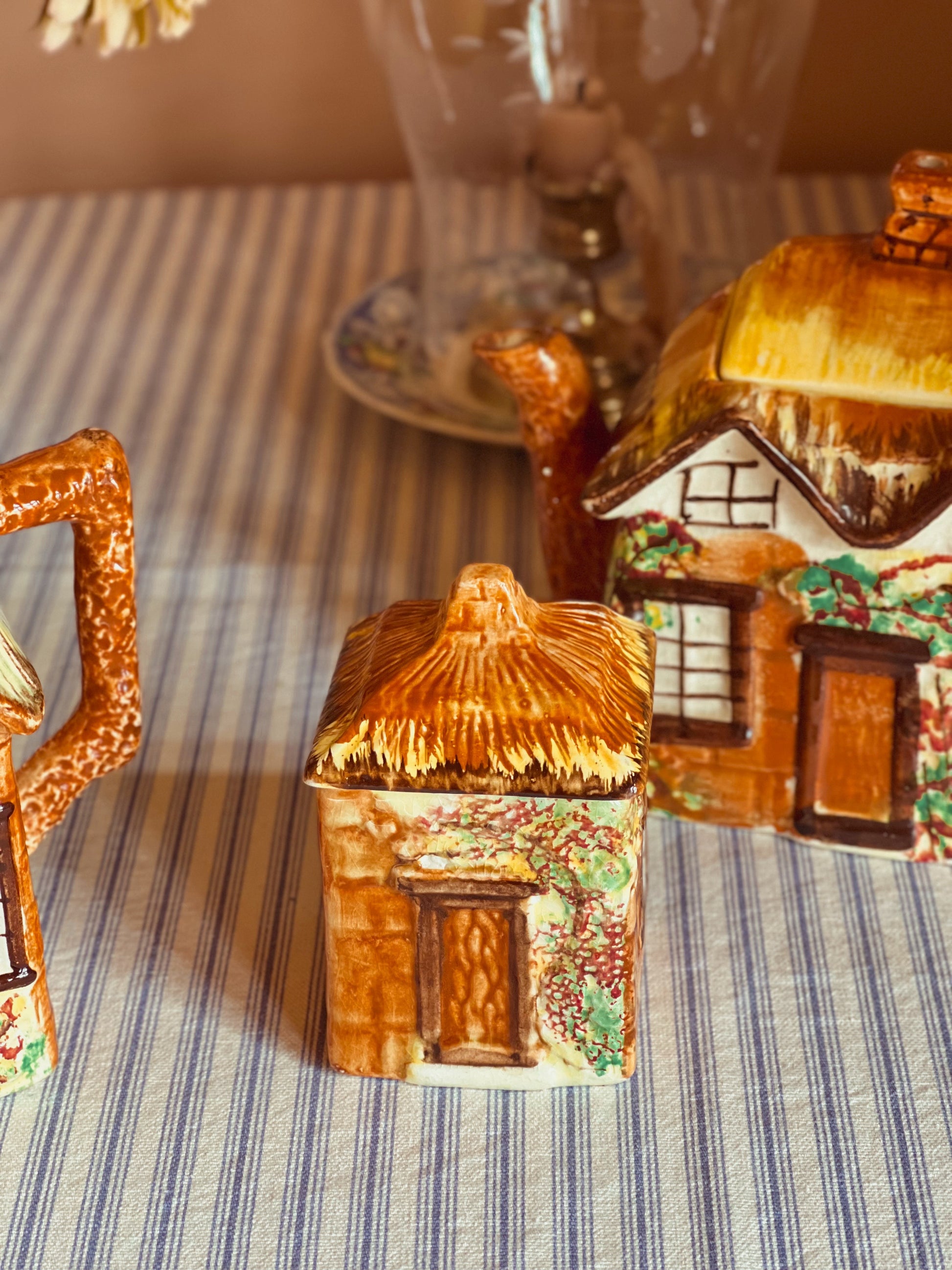 Vintage Price Bros Ye Olde Cottage covered sugar bowl with lid featuring a hand-painted English cottage design