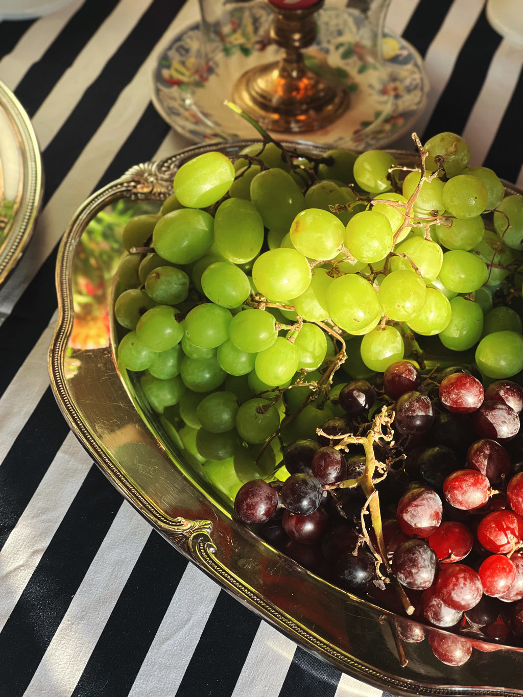 Vintage International Silver Moonbeam Silver Plate 4-Toed Meat Platter with Well styled with grapes