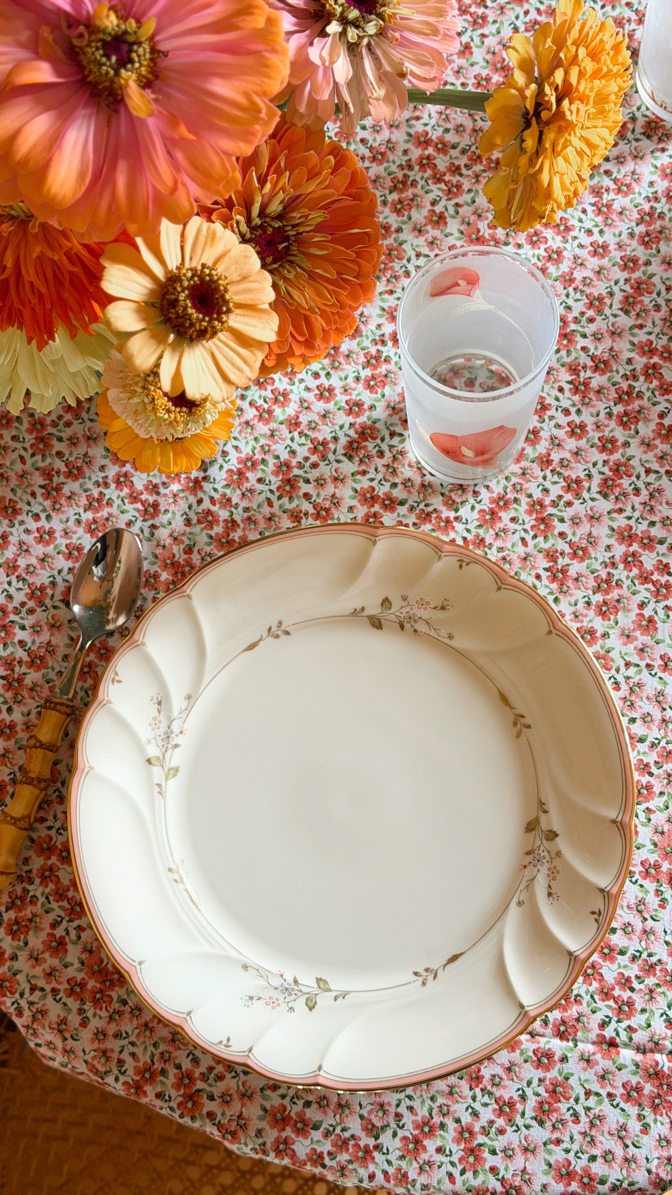 Vintage & Antique Dinner Plates | Mismatched Sets & Replacement