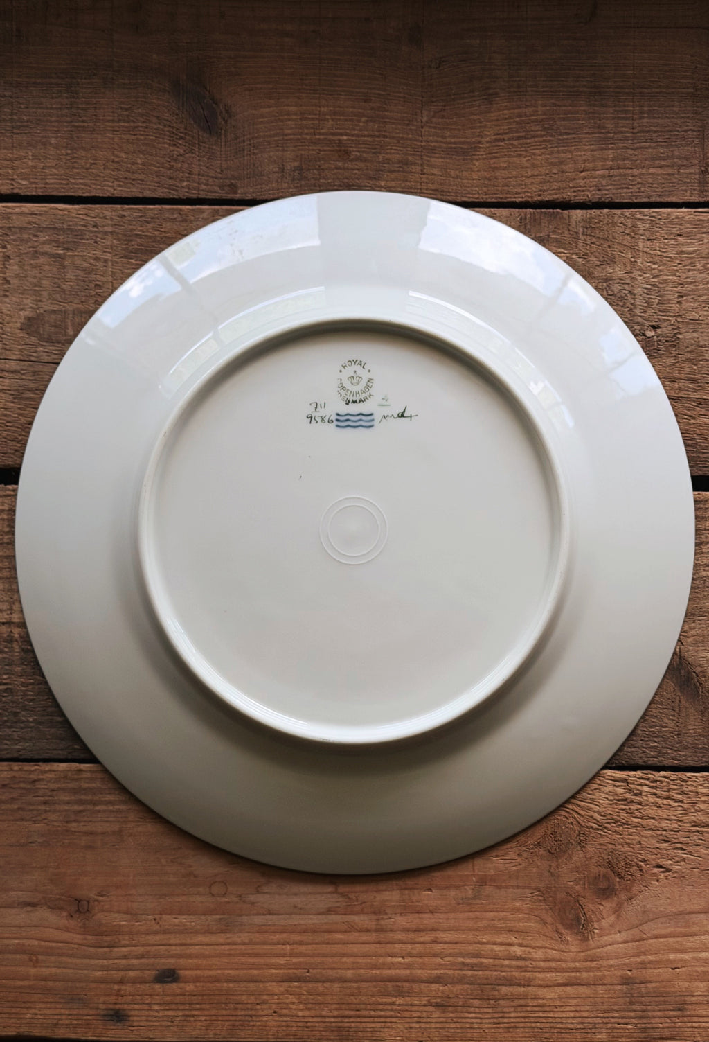 underside of a Royal Copenhagen Brown Iris dinner plate