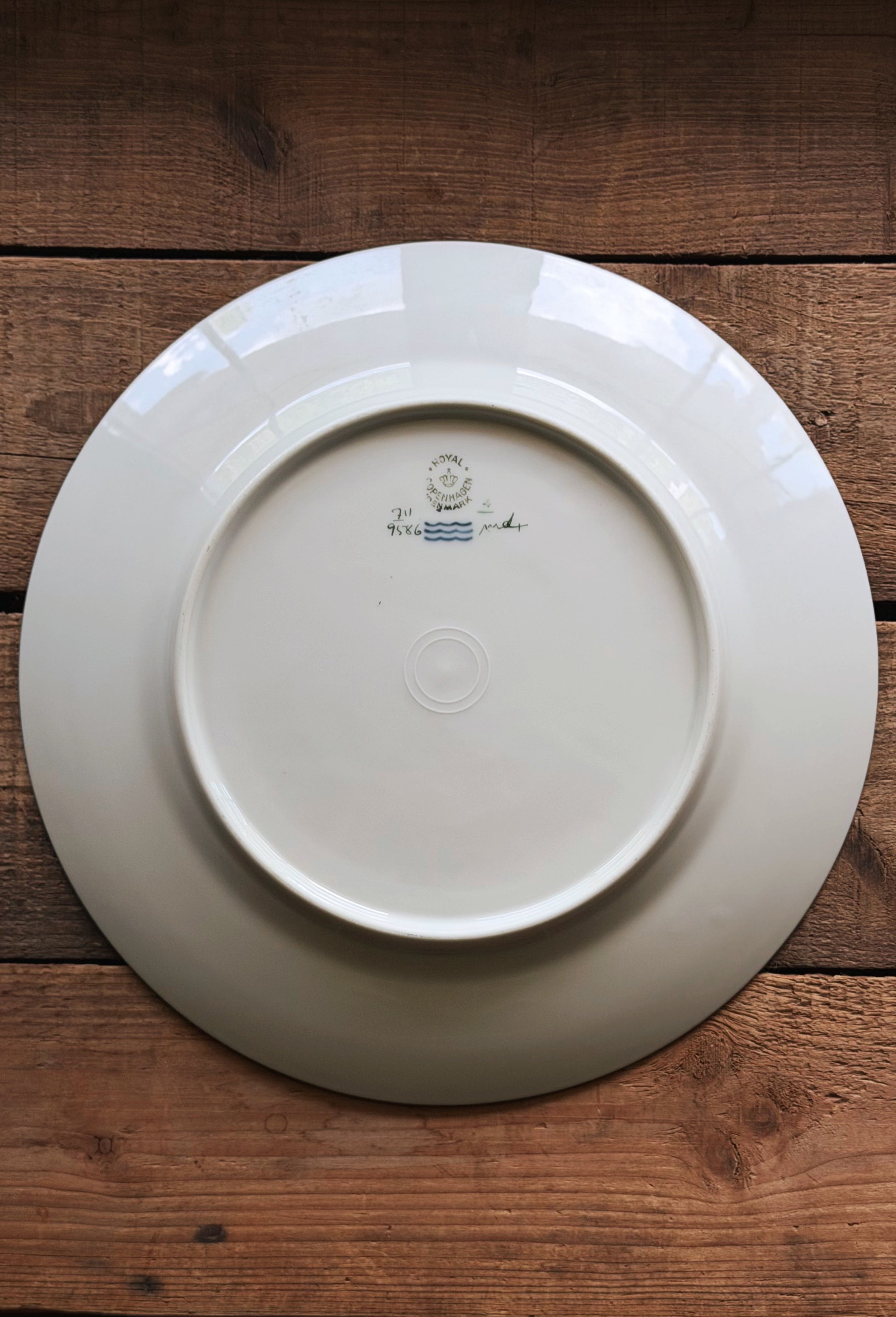 underside of a Royal Copenhagen Brown Iris dinner plate