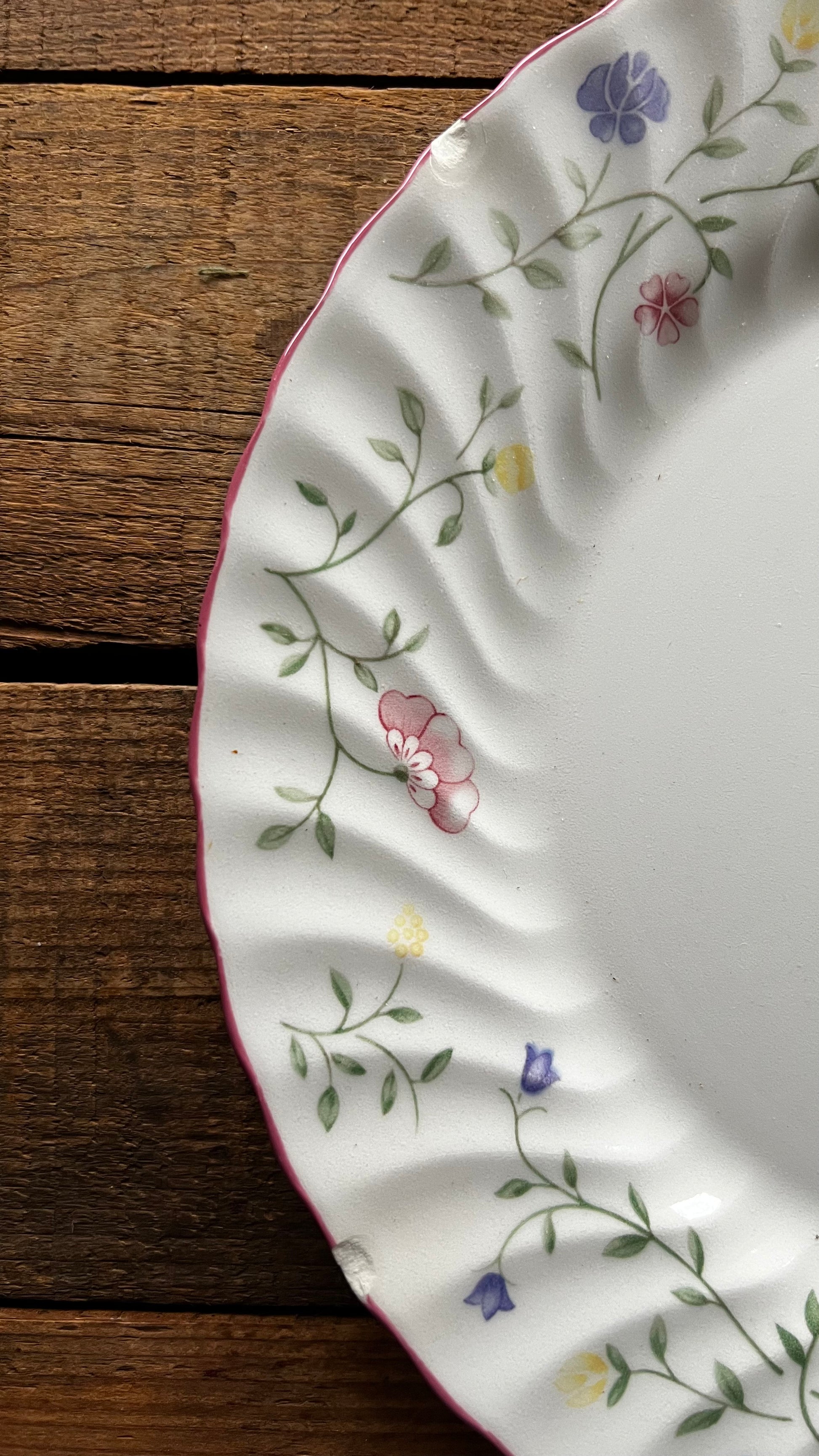 Vintage Johnson Brothers Summer Chintz Dinner Plate