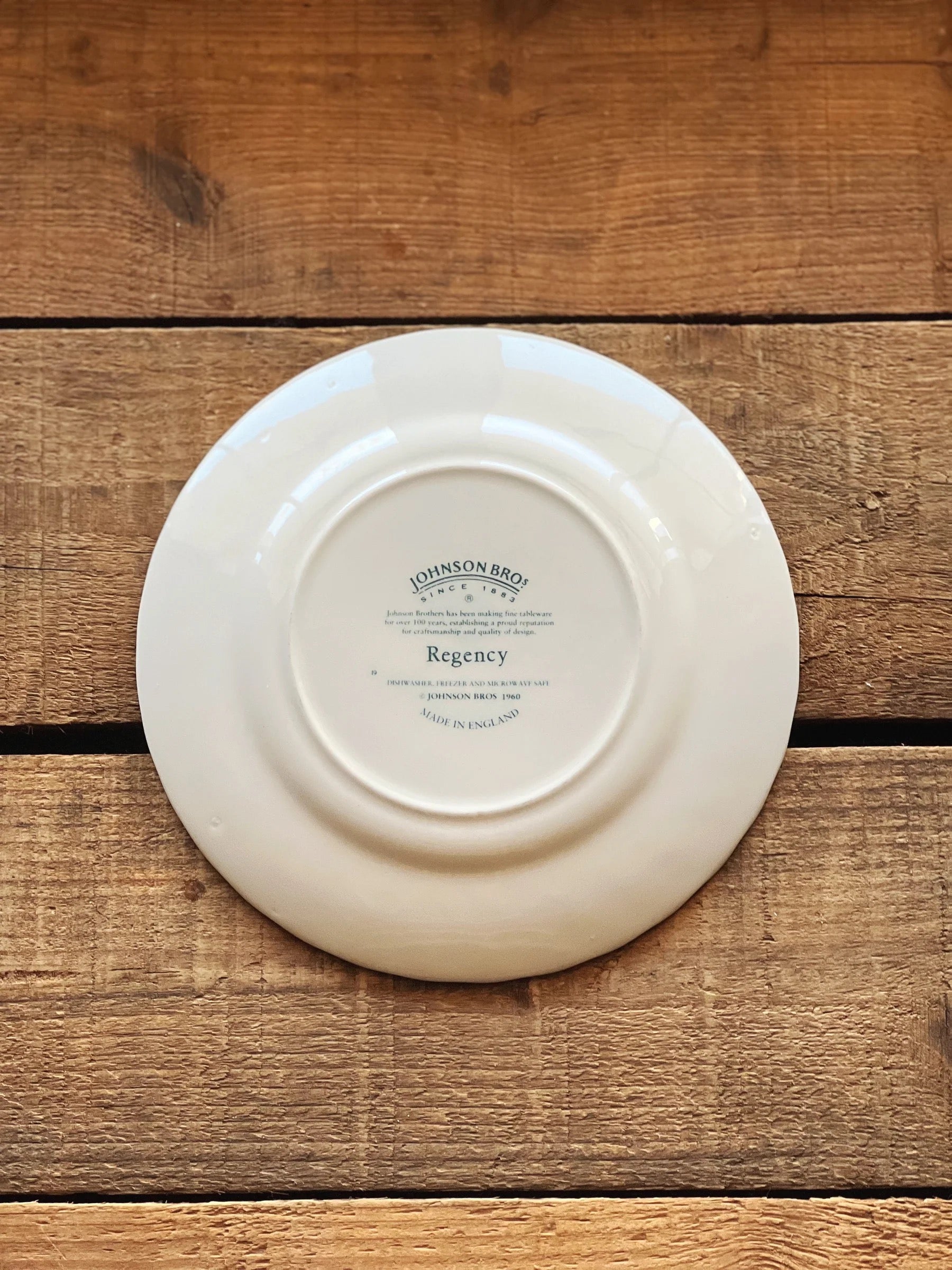 Green Johnson Brothers England maker’s mark on vintage Regency bread plate