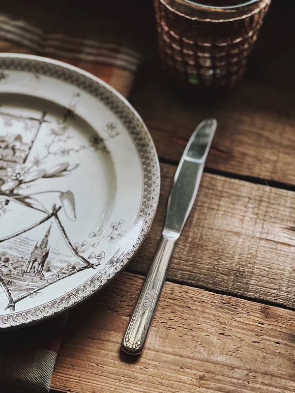 Vintage Holmes & Tuttle Wentworth 24 Piece Flatware Set