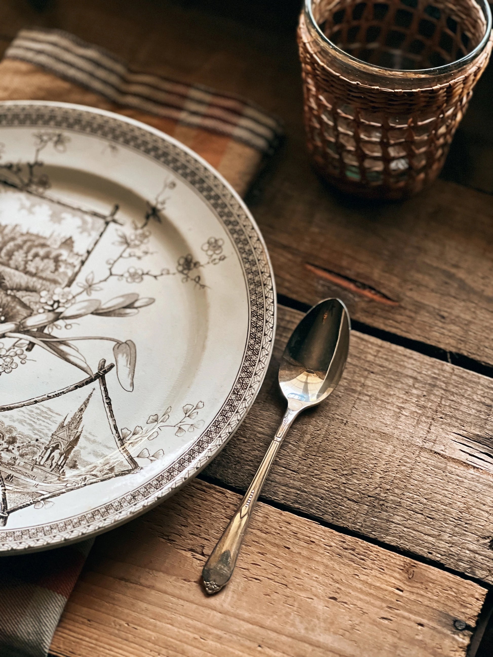 Vintage Rogers Silver Plate 20 Piece Set of Flatware