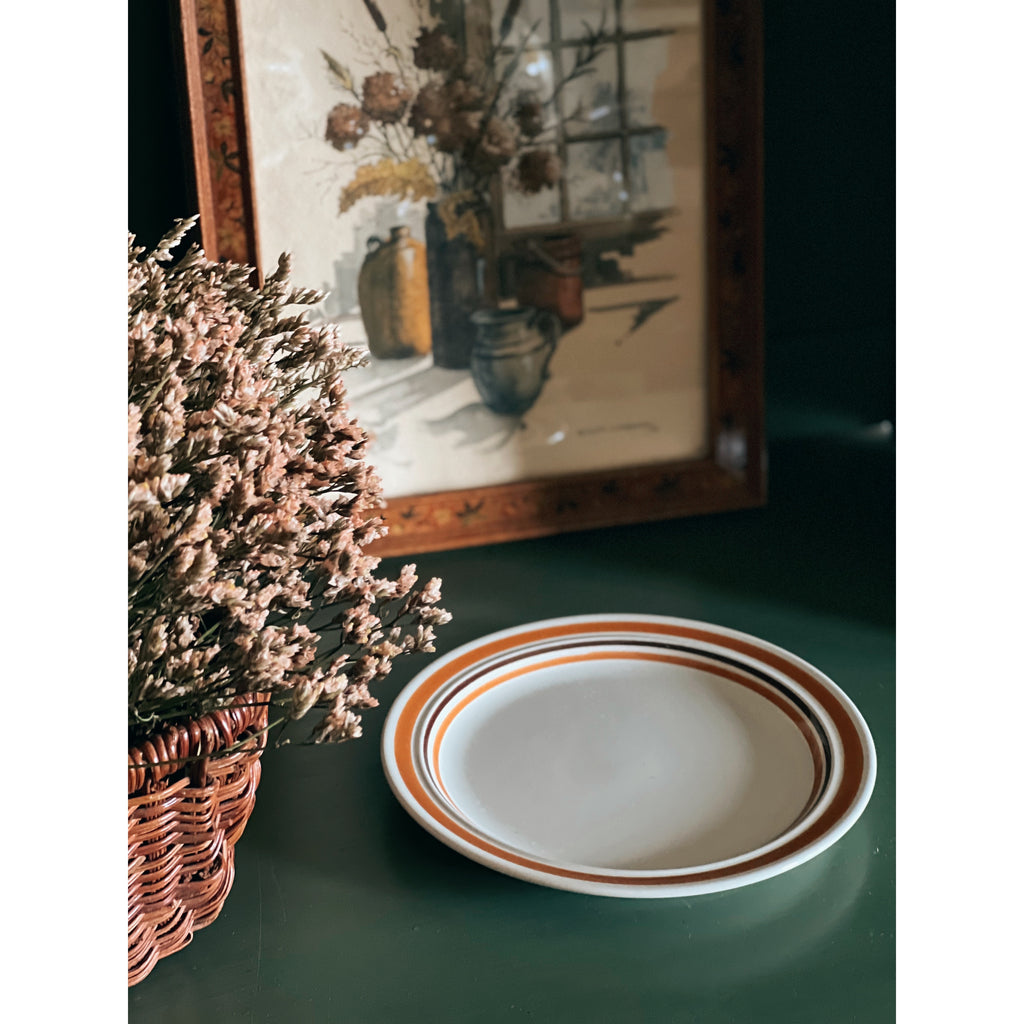 Vintage Casual Classic Stoneware Salad Plate / Dessert Plate