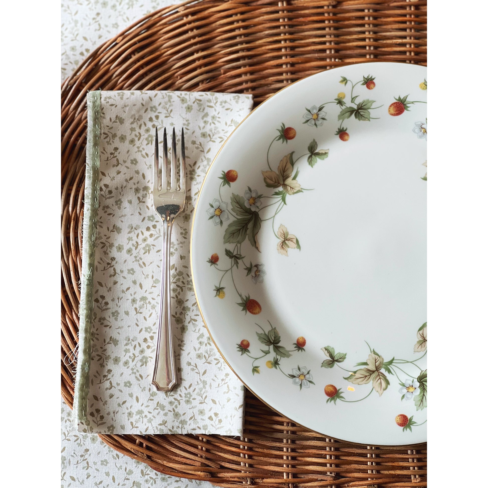 Vintage Royal Doulton Strawberry Cream Dinner Plate