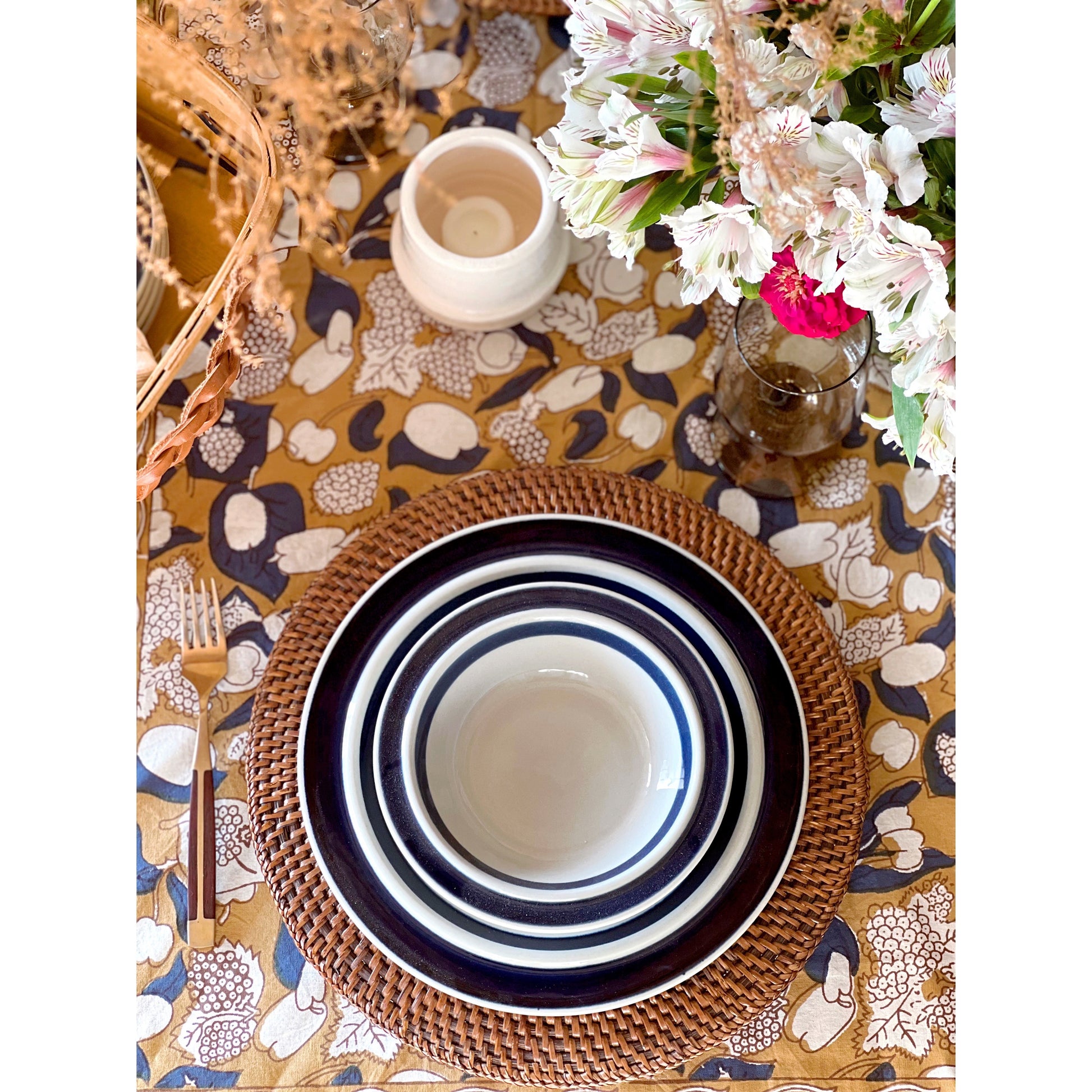 Vintage Arabia of Finland Anemone Blue Rim Cereal Bowl