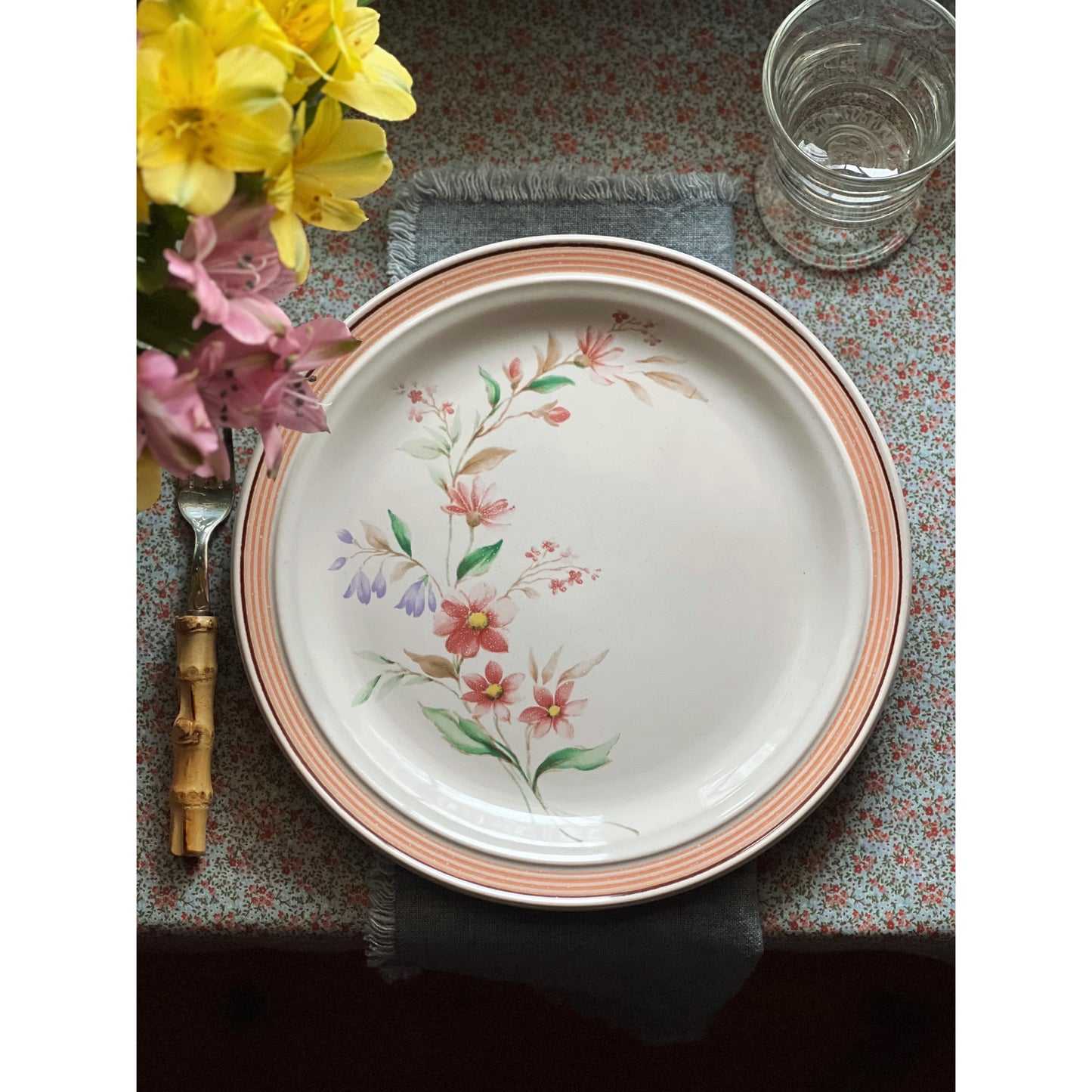 Vintage Color Stone II Pink Floral Stoneware Set of 4 Dinner Plates