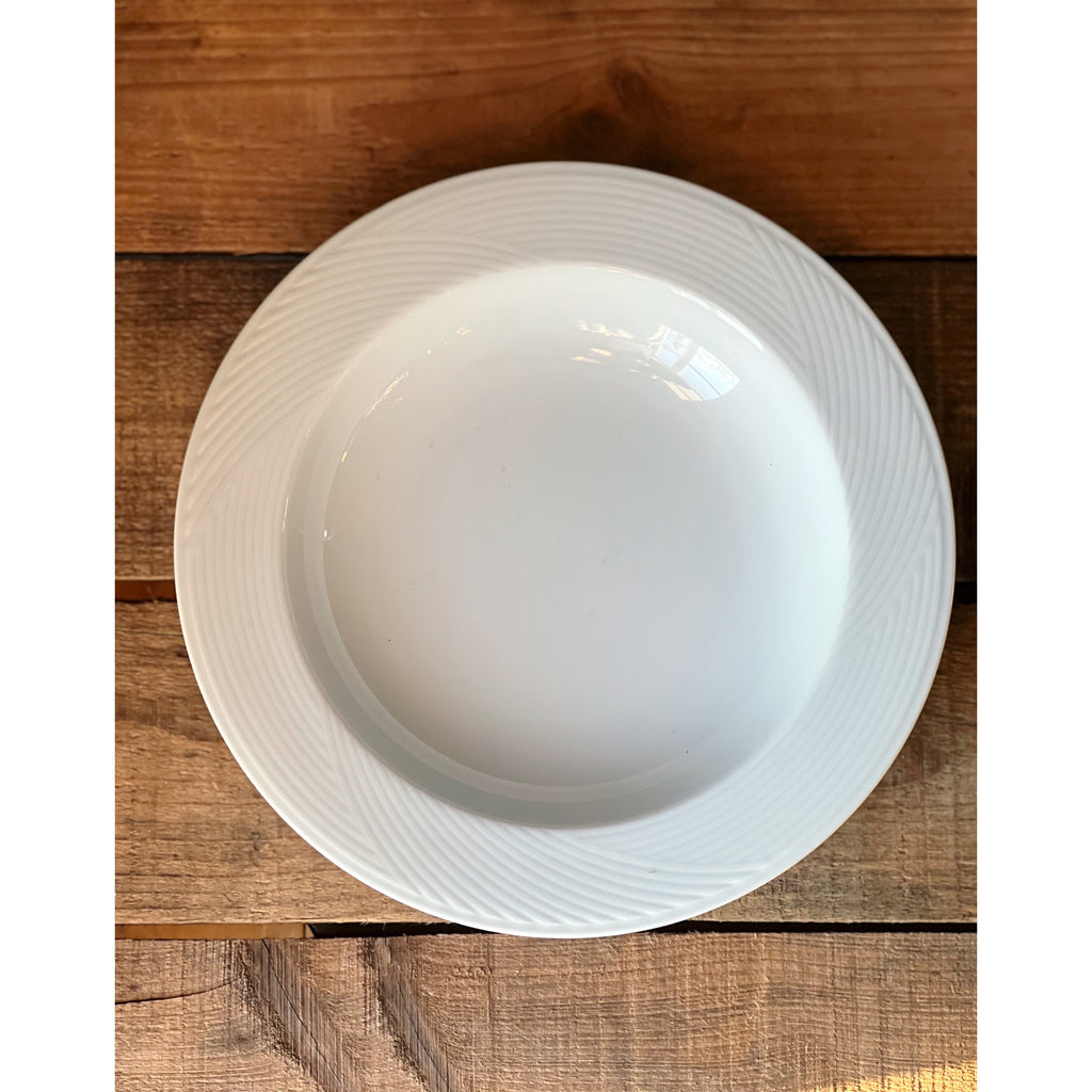 white rimmedsoup bowl