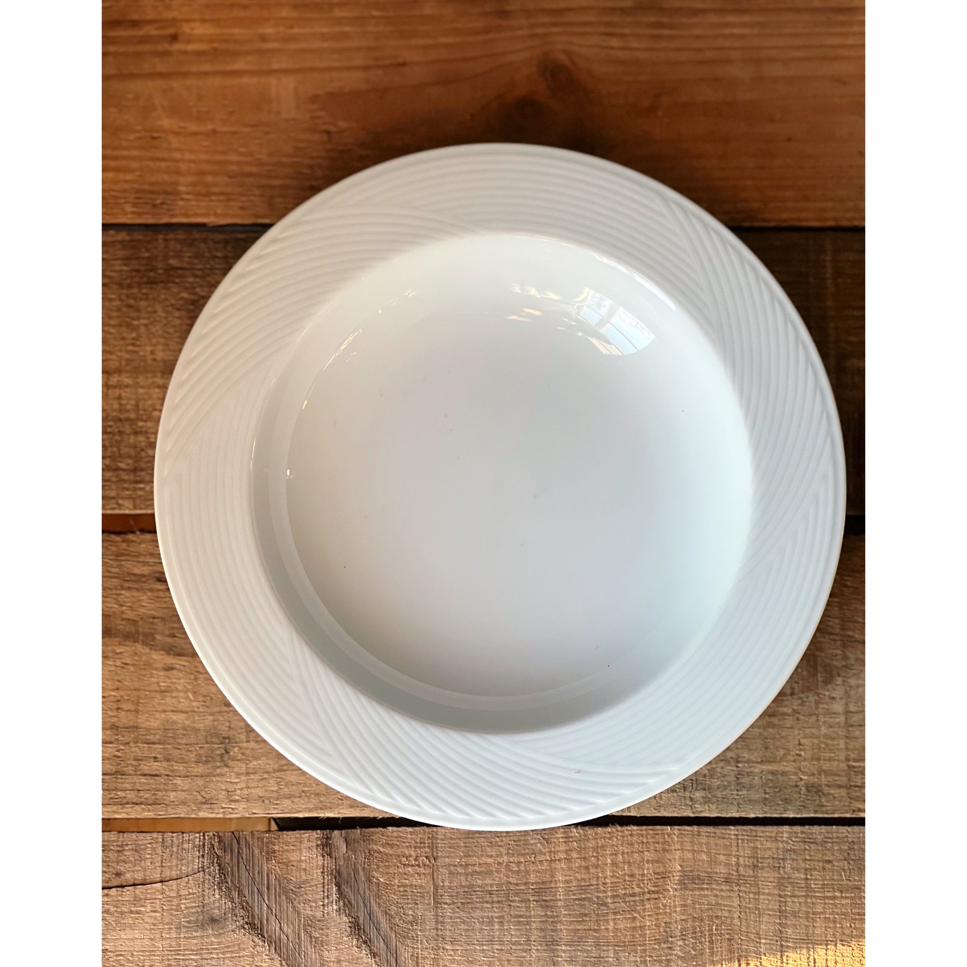 white rimmedsoup bowl