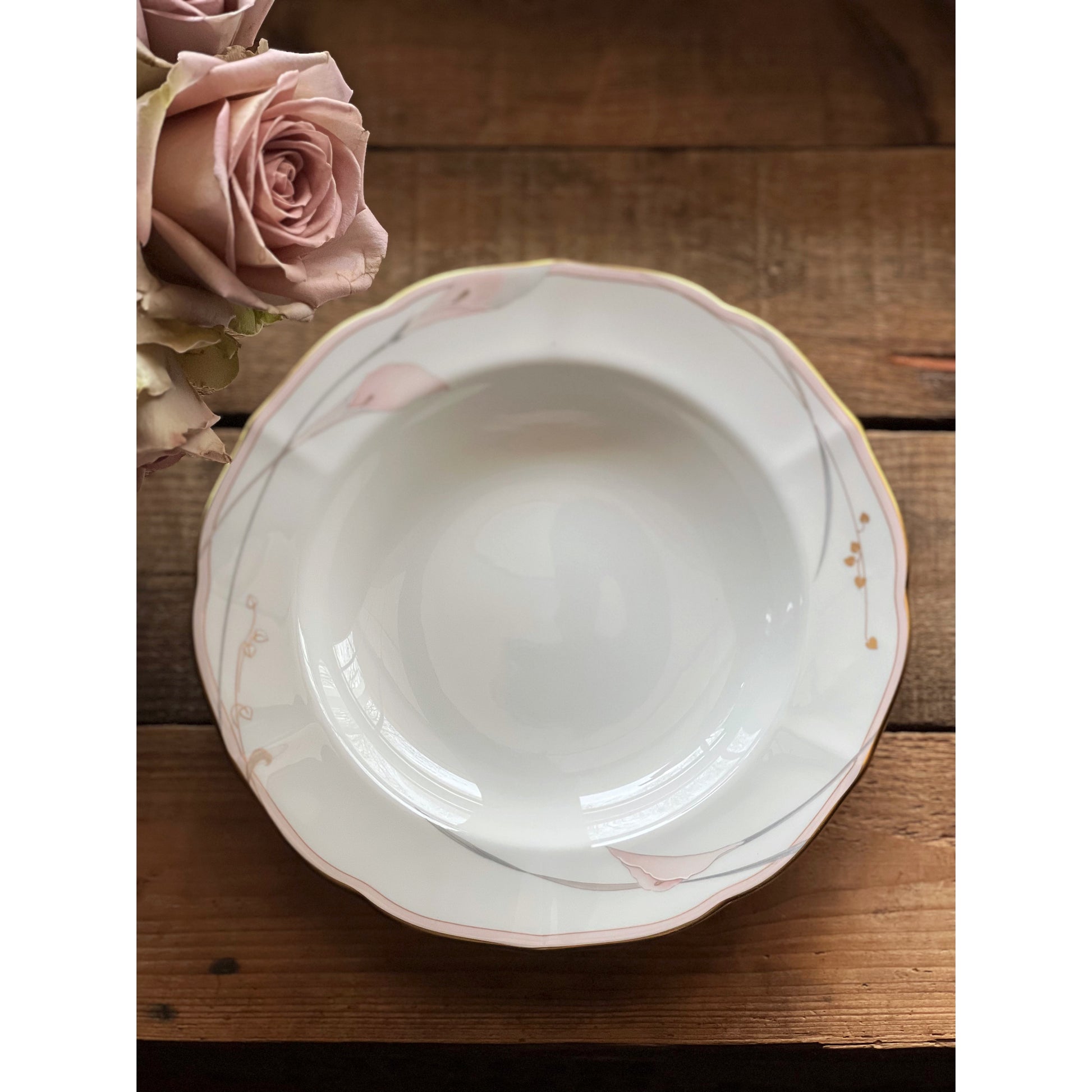 pink calla lily pattern bowl