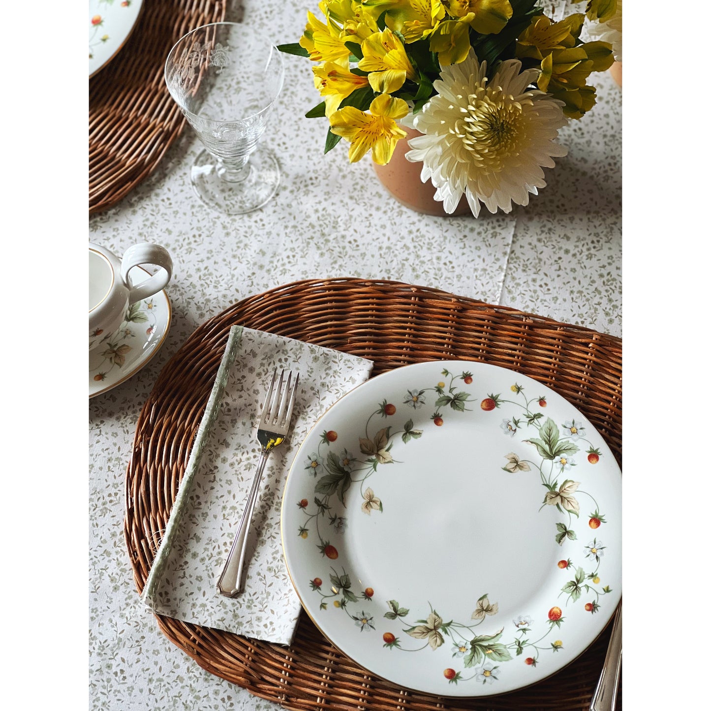 Royal Doulton Strawberry Cream Dinner Plate