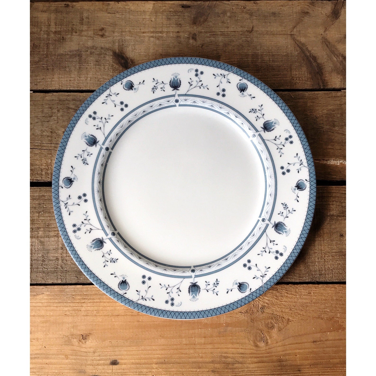 Vintage Royal Doulton Cambridge Dinner Plate