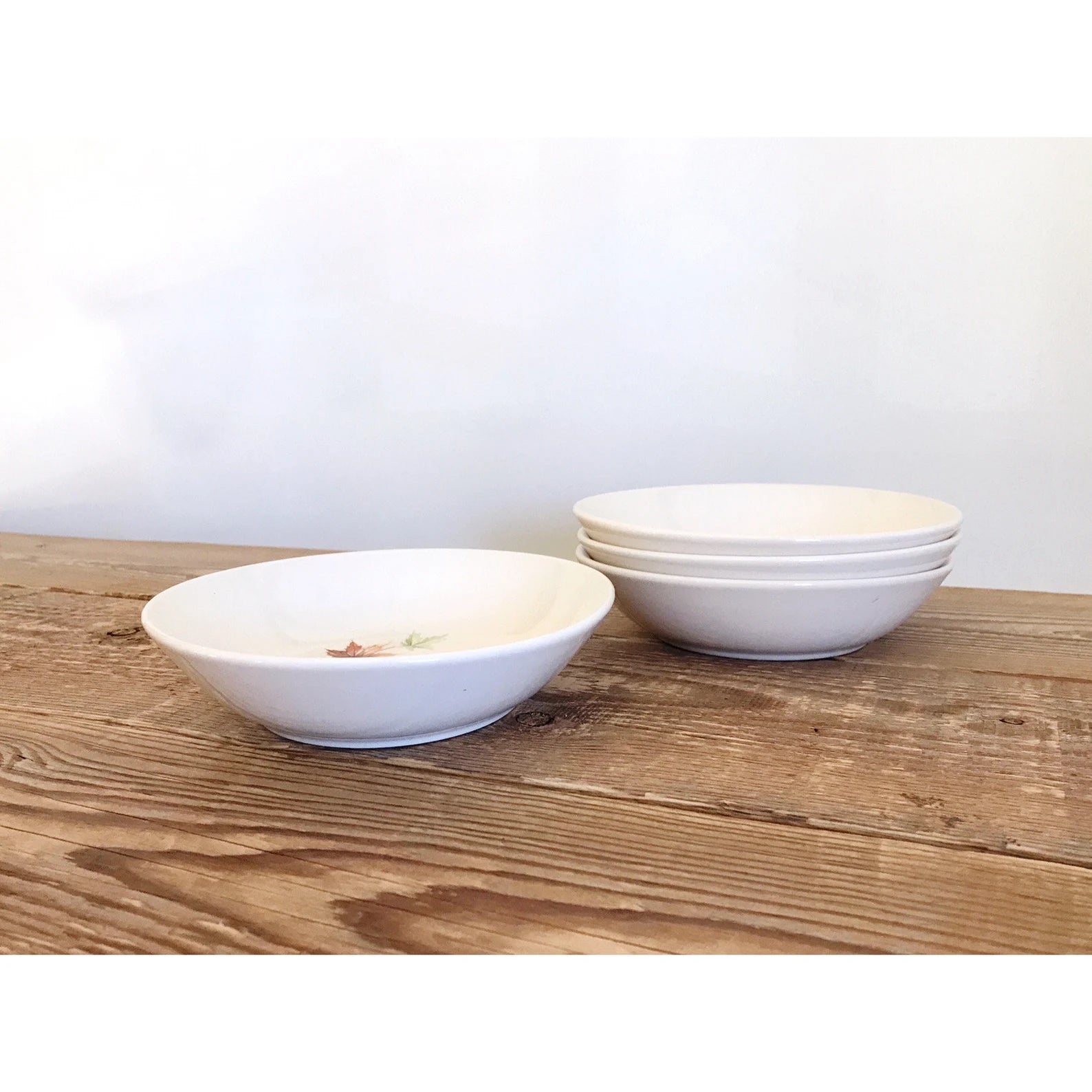 Set of 4 Vintage Salem Maple Leaf Coupe Soup Bowls / Cereal Bowls
