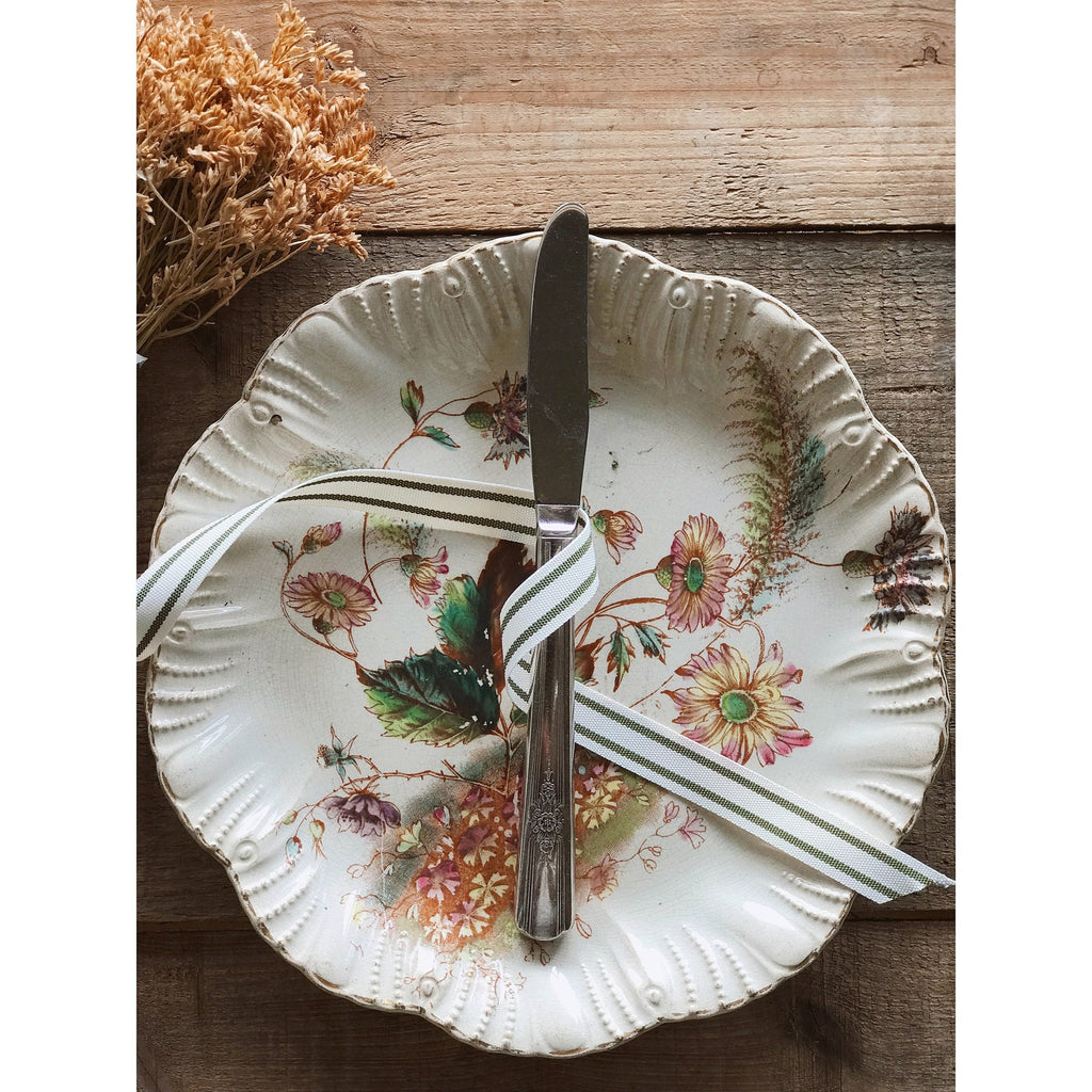 Rogers Overlaid Desire Modern Hollow Grille Knife