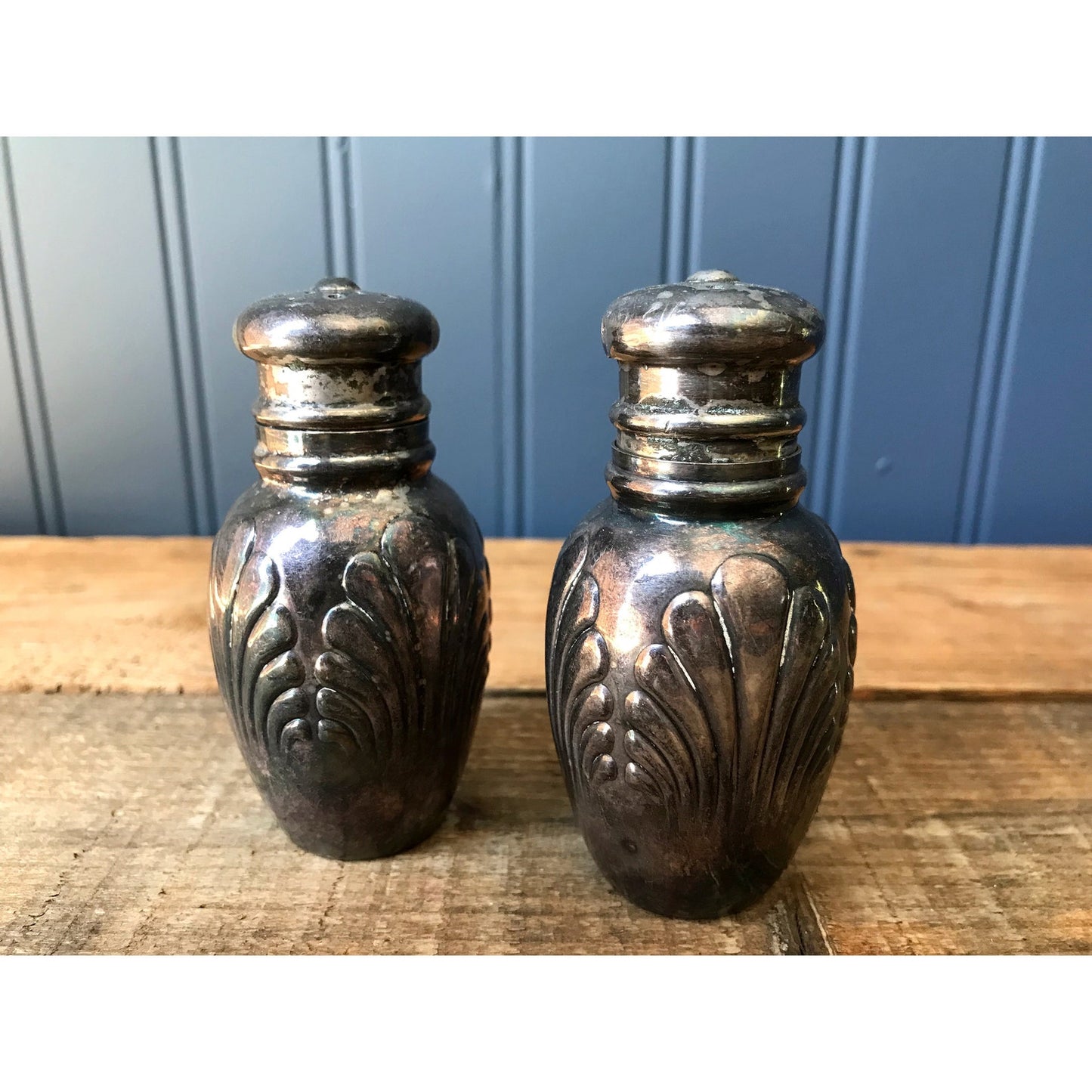 R Wallace & Sons Mfg Co Silver Salt & Pepper Shakers