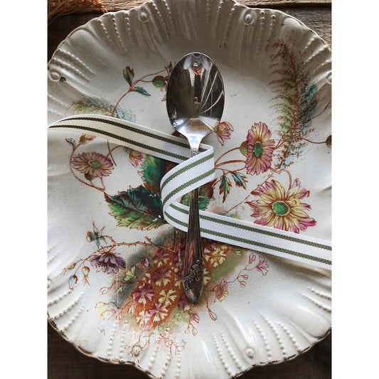 Vintage Oneida Community Tudor Plate Queen Bess II Sugar Spoon